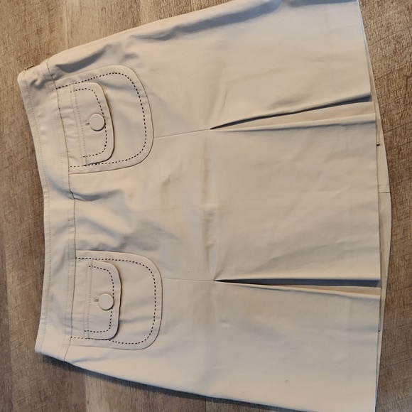 Loft Khaki Mini Skirt with Front Pocket Detail. SIZE 12P - Picture 1 of 4